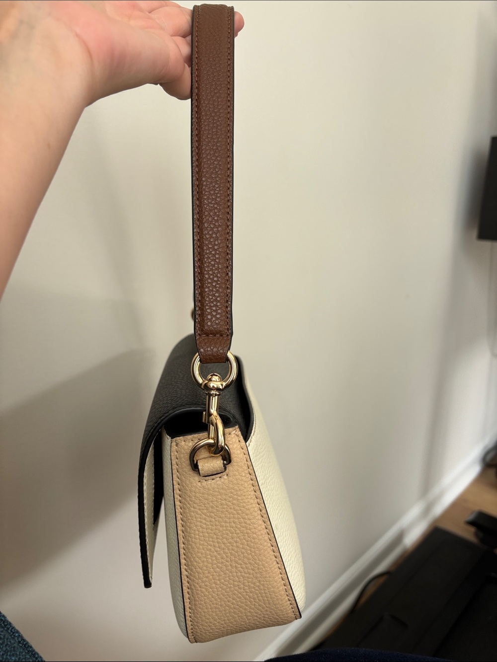 Marc Jacobs Black and White Pebble Leather Shoulder Bag - Picture 2 of 6